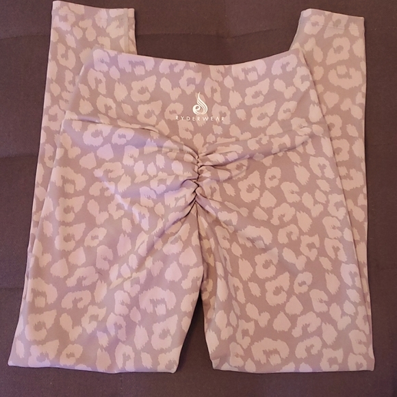 Scrunch bum ryderwear leggings - Picture 2 of 3